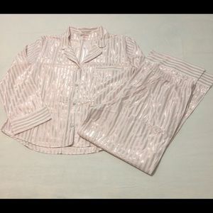Beautiful Victoria’s Secret Pajama Set- great condition